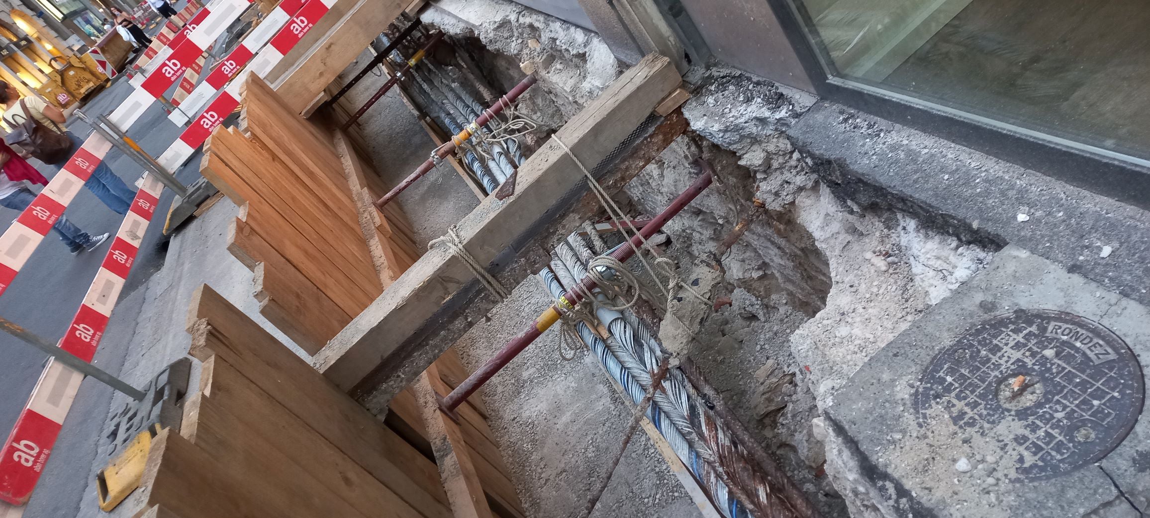 BINARYCUBE GMBH - Rüchligweg 55 - 4125 Riehen – Basel  - Schweiz // Vollumfängliche Informatiklösungen / ERP / CRM / Applikationen / Datenbanken / Konzeptionierung / Gesamt-Koordinationen / Erhaltungsplanung / Ingenieurwesen / Netzwerk / Software-Entwicklung / Schulungen / Projektportfolio / Infrastruktur-Koordination / GIS / Schnittstellen und weiteres