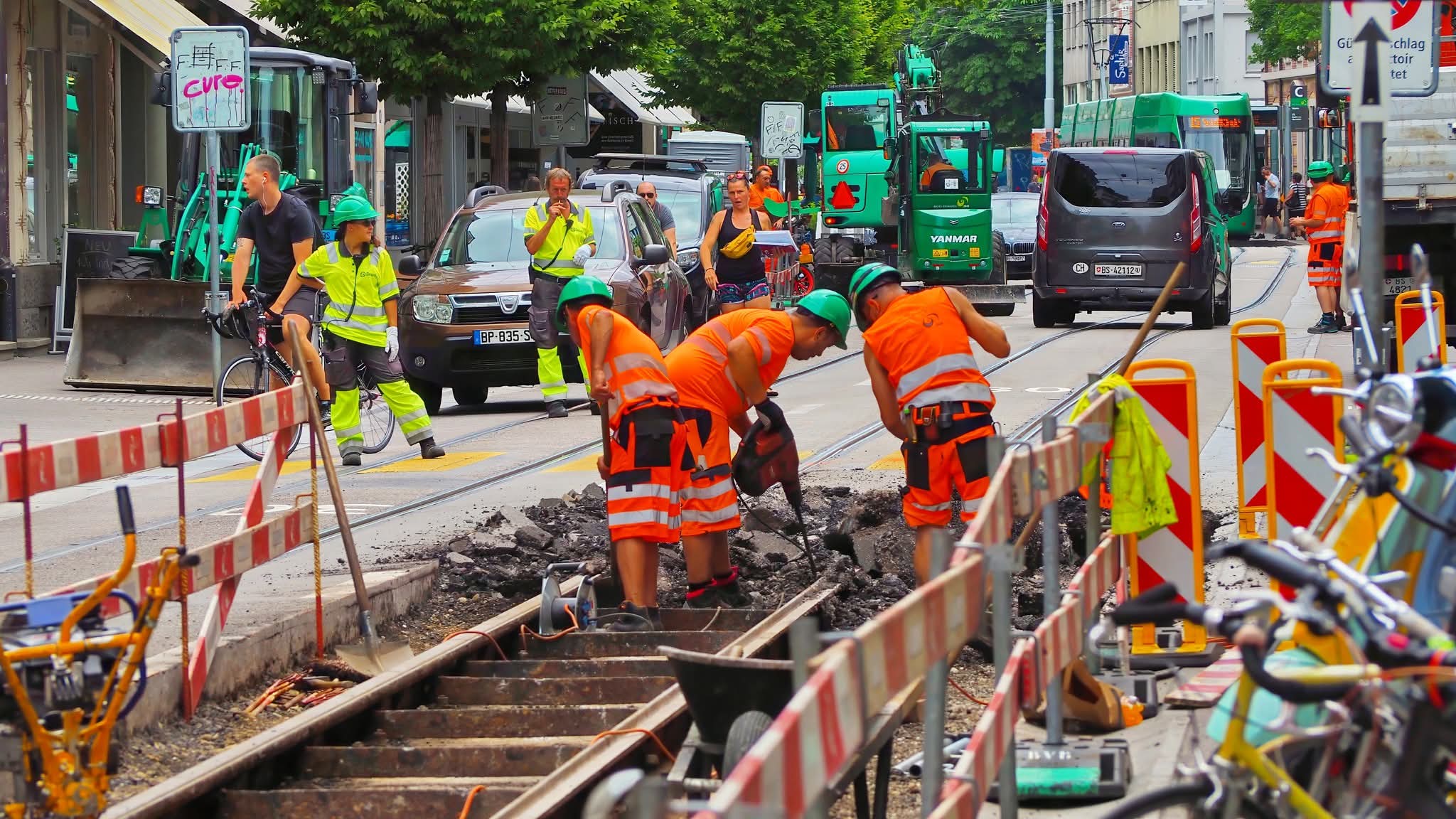 BINARYCUBE GMBH - Rüchligweg 55 - 4125 Riehen – Basel  - Schweiz // Vollumfängliche Informatiklösungen / ERP / CRM / Applikationen / Datenbanken / Konzeptionierung / Gesamt-Koordinationen / Erhaltungsplanung / Ingenieurwesen / Netzwerk / Software-Entwicklung / Schulungen / Projektportfolio / Infrastruktur-Koordination / GIS / Schnittstellen und weiteres