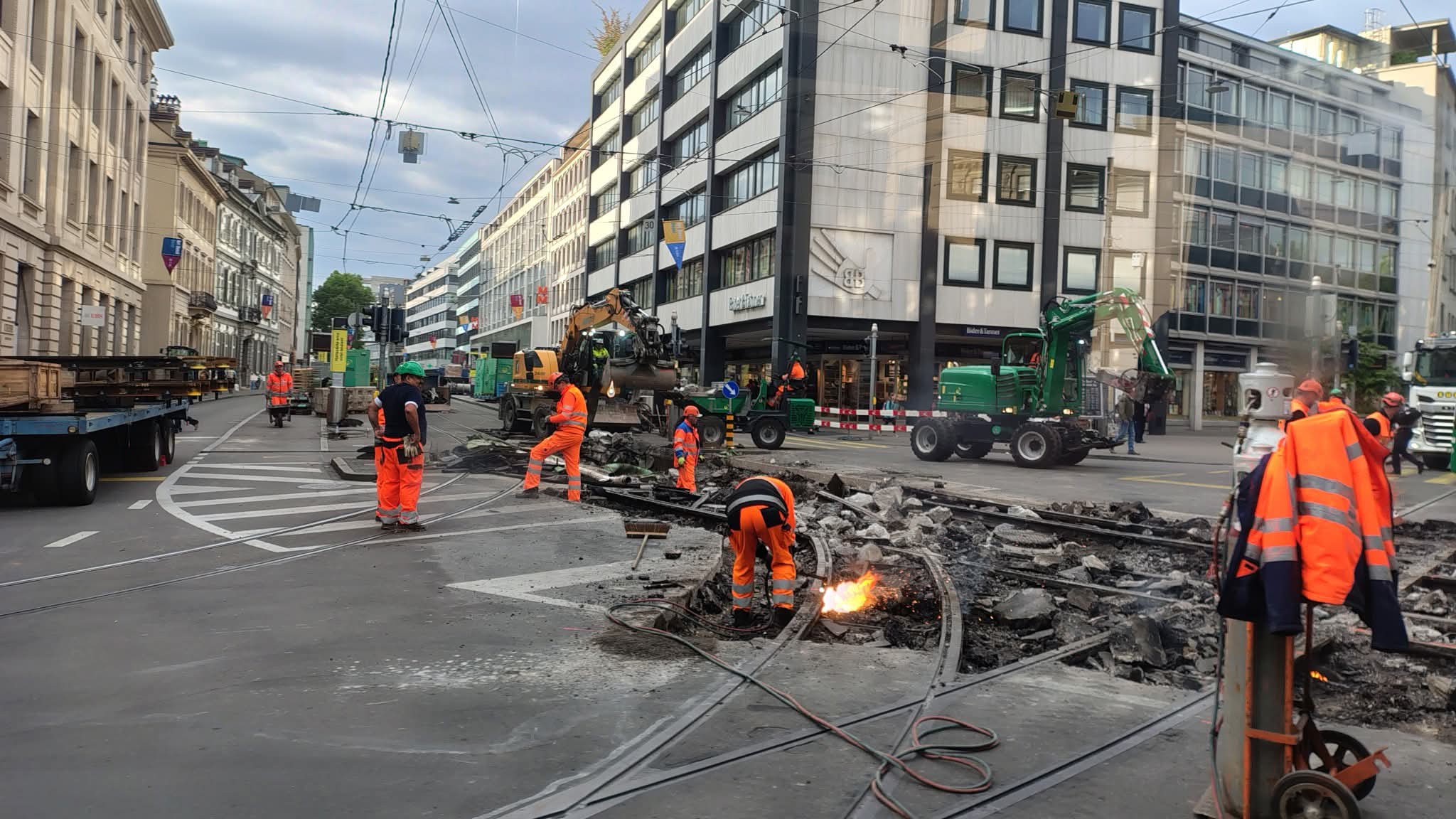 BINARYCUBE GMBH - Rüchligweg 55 - 4125 Riehen – Basel  - Schweiz // Vollumfängliche Informatiklösungen / ERP / CRM / Applikationen / Datenbanken / Konzeptionierung / Gesamt-Koordinationen / Erhaltungsplanung / Ingenieurwesen / Netzwerk / Software-Entwicklung / Schulungen / Projektportfolio / Infrastruktur-Koordination / GIS / Schnittstellen und weiteres